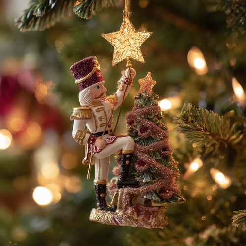 Festive Nucracker Chrismas Ornament GFSPHD10