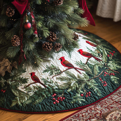 Festive Cardinal Quilted Tree Skirt GFTOHD11511