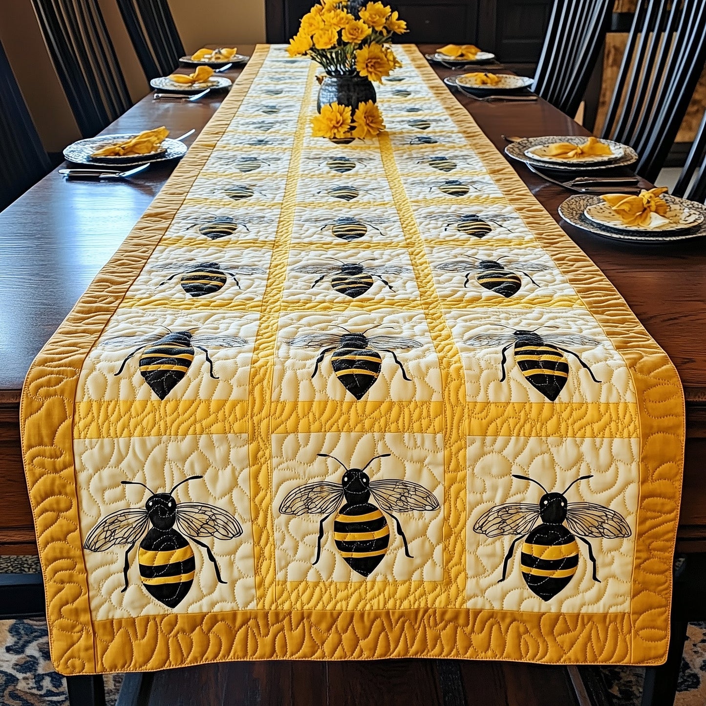 Bee Quilted Table Runner GFTOHD5358