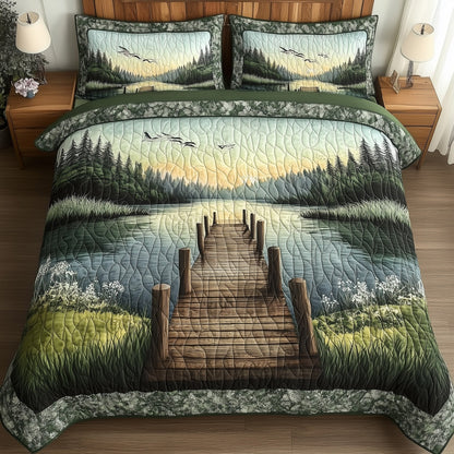 The Dock to Dawn 3-Piece Quilted Bedding Set GFTONL4315