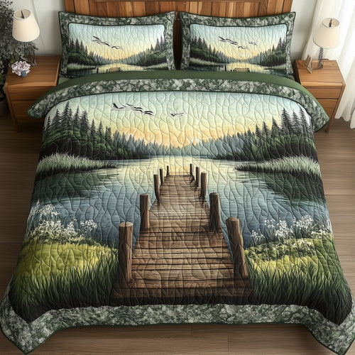 The Dock to Dawn 3-Piece Quilted Bedding Set GFTONL4315