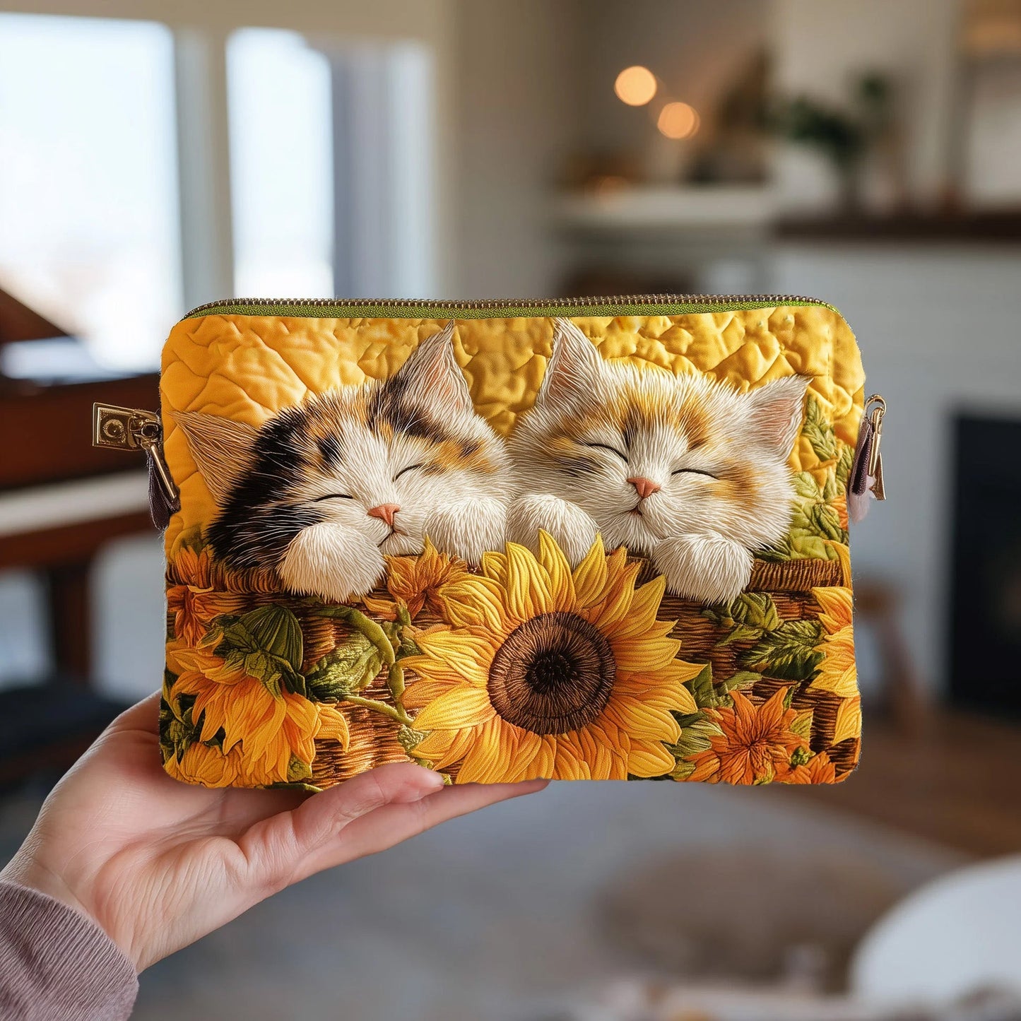 Cat in Bloom Quilted Purse GFTONT2356