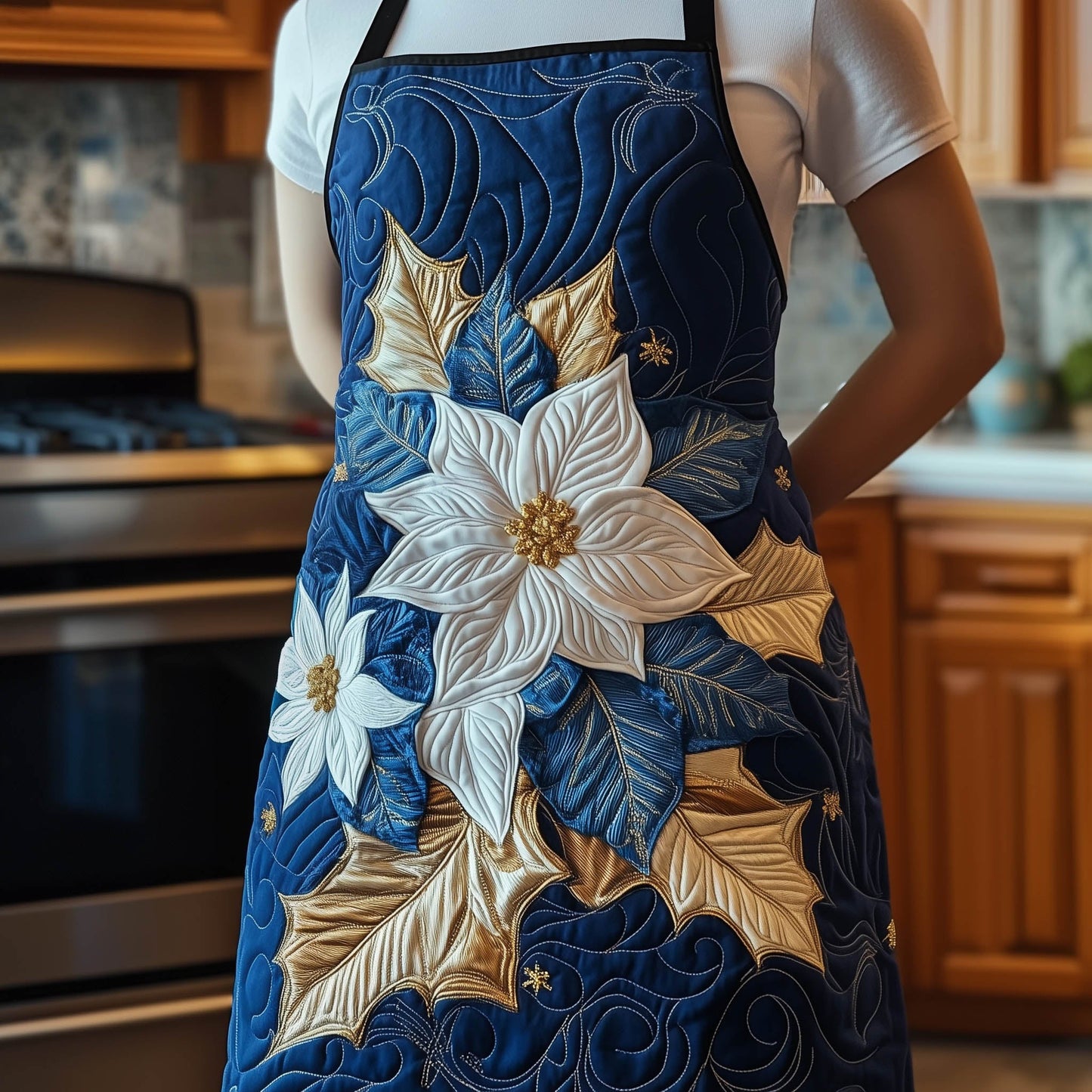 Poinsettia Quilted Apron GFTONT5075