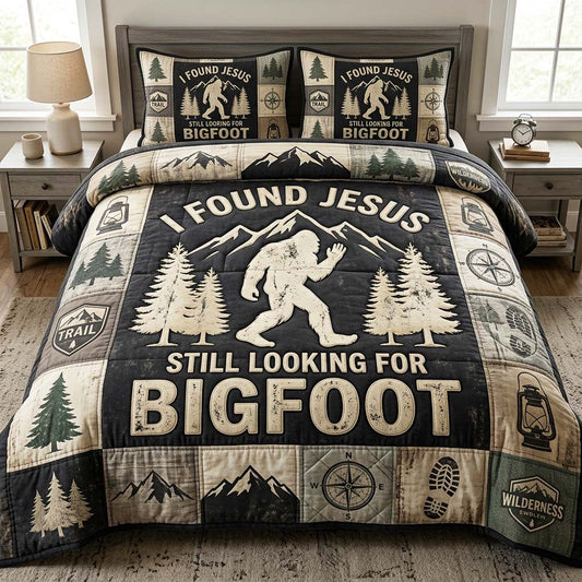 Faith Hunt 3-Piece Quilted Bedding Set GFTOQM4753